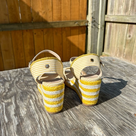 STUART WEITZMAN
Mirela Striped Wedge‎ Espadrilles size 5.5 yellow white - Picture 5 of 9